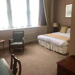 Hotel The 4*