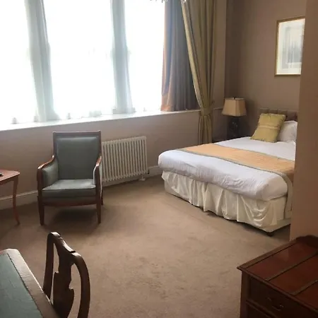 Hotel The 4*