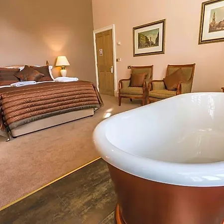 The Hotel 4*