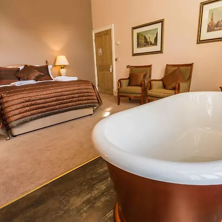 The 4* Levens