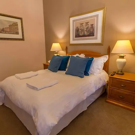 The 4* Levens