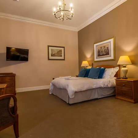 The 4* Levens